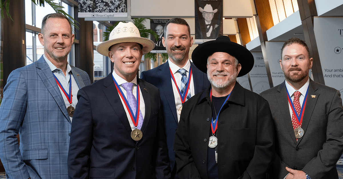 Joseph Kopser recibe el Premio Greg Armstrong Future Texas Legend Veteran 2025