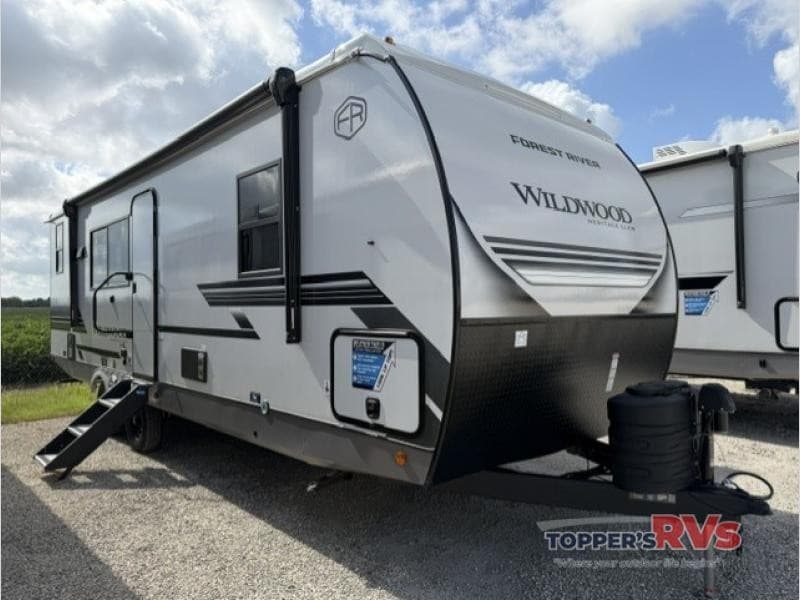 Topper's RVs amplía su inventario de campers ligeros para satisfacer la demanda de viajes en Texas