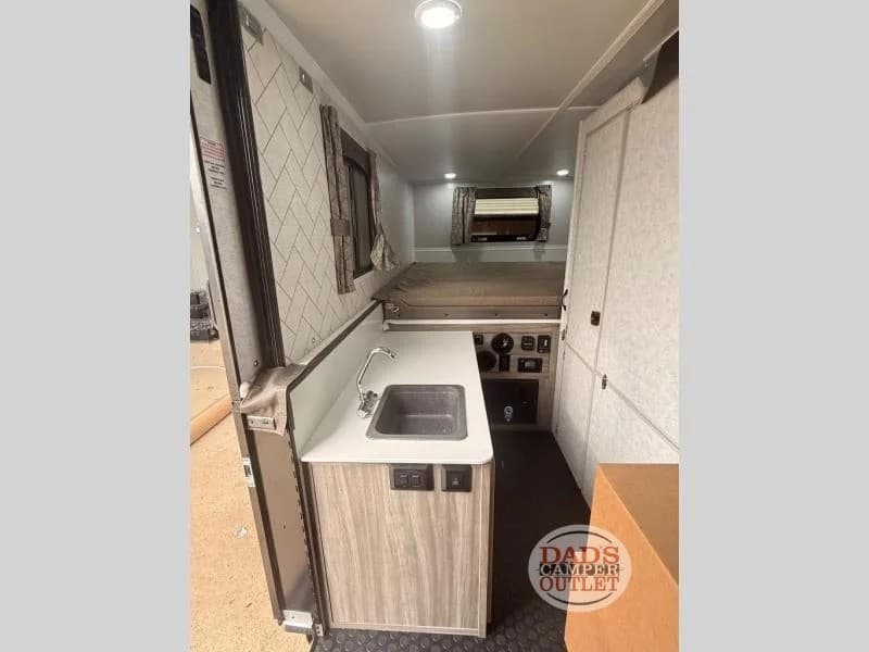 Dad's Camper Outlet Gulfport amplía su inventario de RV con TrailManor y travel trailers