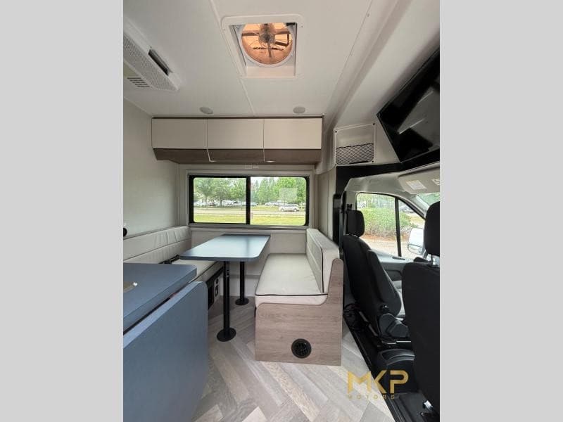 Lake Region RVs amplía su inventario de autocaravanas Clase B, Clase B+ y usadas en Minnesota