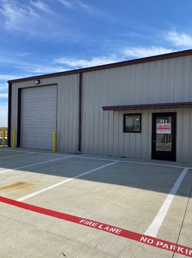 Espacio Comercial Principal Disponible para Alquiler en el Parque Industrial 917 a las Afueras de Alvarado