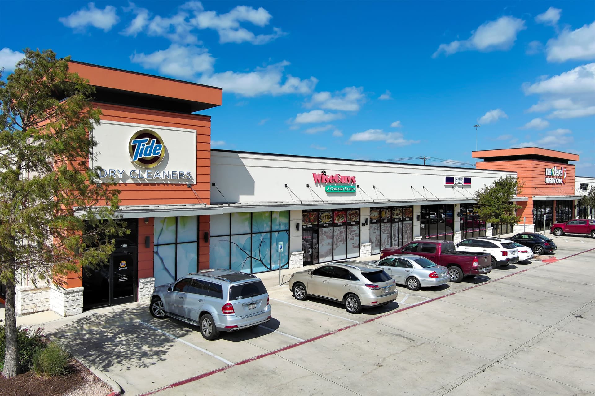 SRS Real Estate Partners Facilitates Sale of The Shops at Greenlawn, Highlighting Central Texas Retail Demand