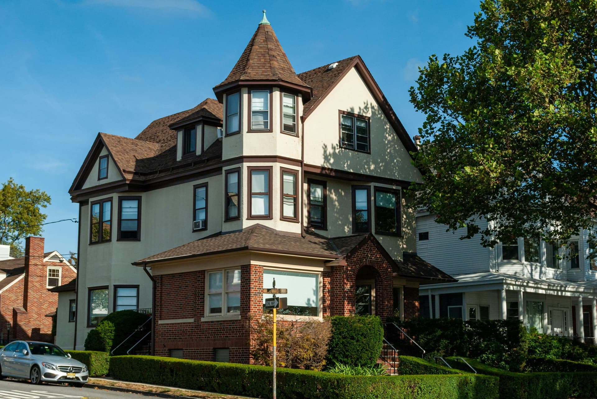 El Mercado Inmobiliario de Maplewood y South Orange Muestra un Fuerte Impulso a Mitad de Año, Revela el Índice de Hyper Market