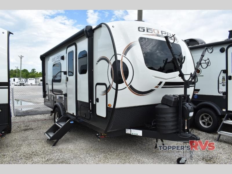 Topper’s RV amplía el lote de venta de casas rodantes en Waller, Texas, para atender al creciente mercado de Houston