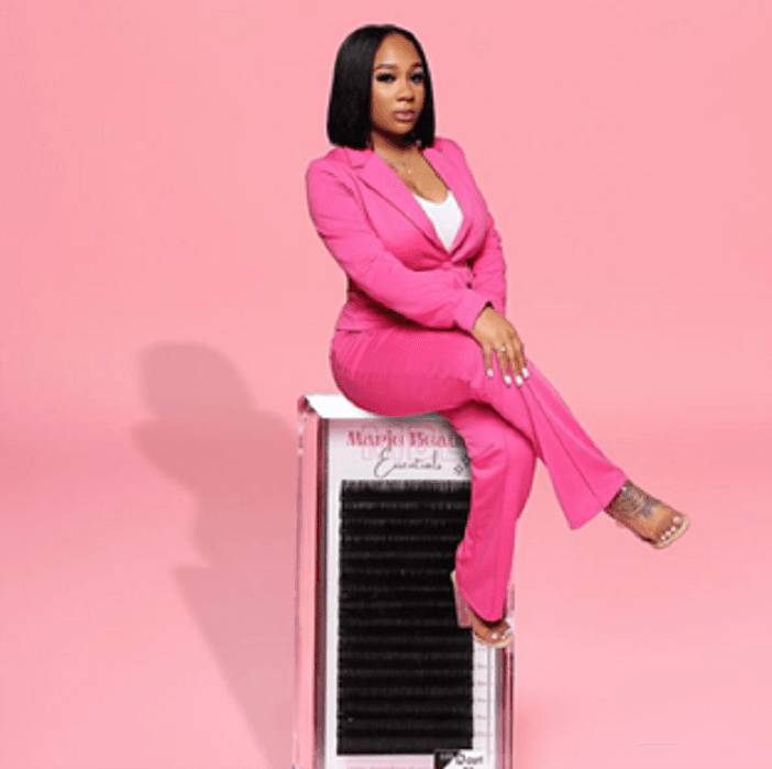 Dajah Thompson Transforma su Pasión en Prosperidad con Marie Beauty Essentials en Arlington