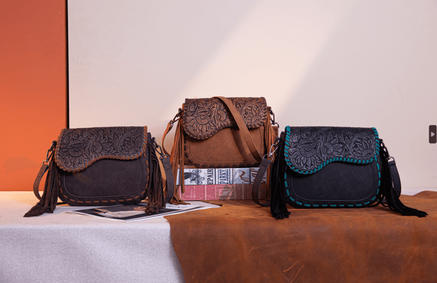 Cowgirlwear.com amplía su línea de moda vaquera con nuevos bolsos Wrangler