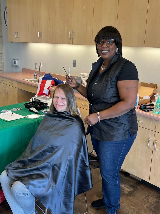 AlphaOmega Hair abre en Arlington, trayendo experiencia global y enfoque comunitario a la escena de belleza local